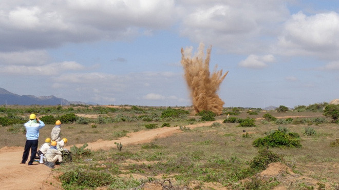 Đo địa chấn khúc xạ tại địa điểm chọn cho dự án nhà máy điện hạt nhân Ninh Thuận 1