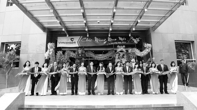  Cắt băng khánh thành trụ sở mới