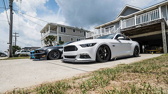 Mẫu Mustang thế hệ thứ 6 của Ford.