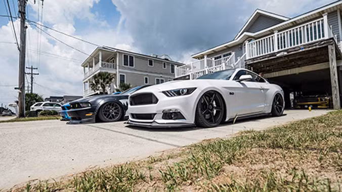 Mẫu Mustang thế hệ thứ 6 của Ford.