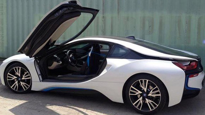 BMW i8 đầu tiên ở miền Bắc cập cảng Hải Phòng đầu tháng 9 vừa qua. Ảnh: Hùng Mac.