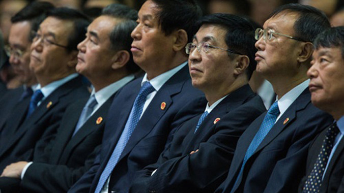 Ông Vương Hồ Ninh và ông Lật Chiến Thư (thứ ba và 4 từ phải sang) là hai cố vấn tháp tùng Chủ tịch Trung Quốc Tập Cận Bình trong chuyến thăm Mỹ. Ảnh: New York Times.