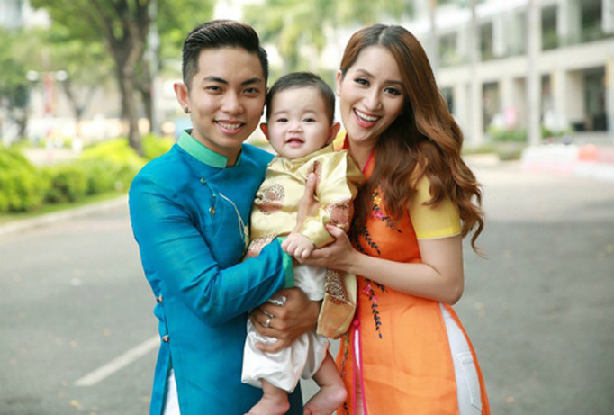Khánh Thi, Phan Hiển và con trai Ku Bi.
