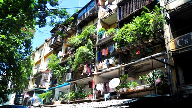 Đơn nguyên 3 nhà C8 Giảng Võ đã ở mức nguy hiểm cấp D. Ảnh: Hoàn Nguyễn