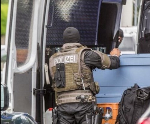 RADIO Thế giới 24H: Đột kích văn phòng Luật, phát hiện 2 thi thể dính đạn