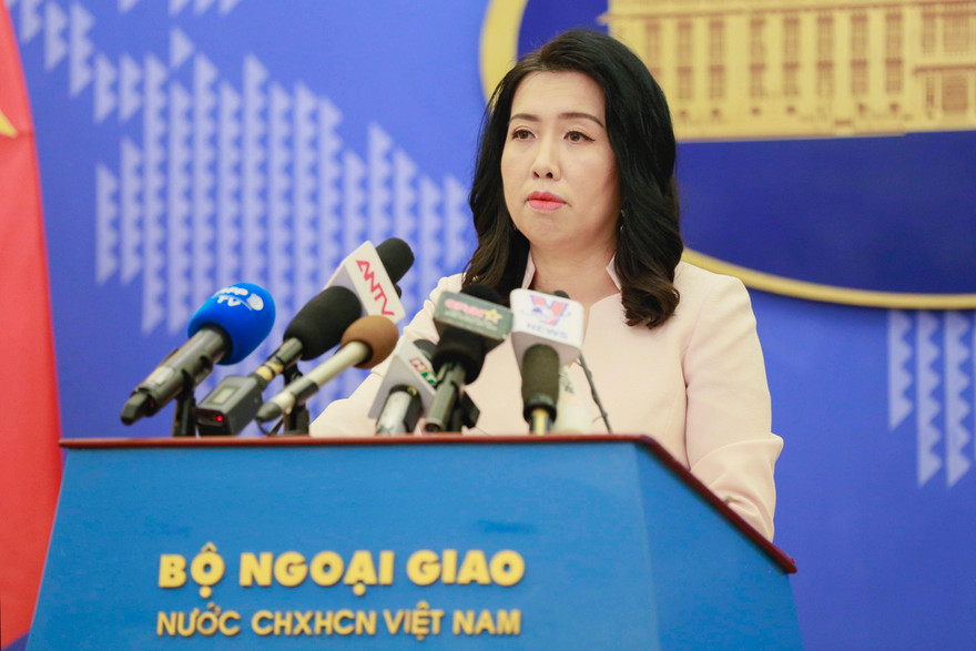 Bà Lê Thị Thu Hằng tại cuộc họp báo thường kỳ chiều nay. (Ảnh: Như Ý)