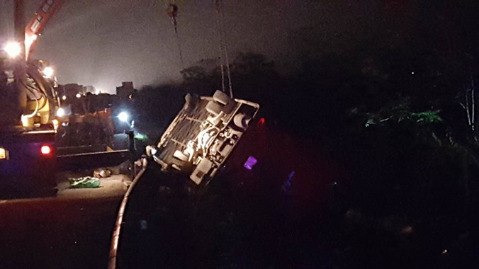 Lạnh người hiện trường vụ tai nạn thảm khốc trên cao tốc Pháp Vân