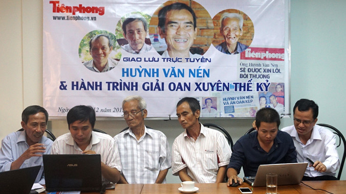 LS Nguyễn Hồng Hà (bên phải) tại buổi giao lưu “Huỳnh Văn Nén và hành trình giải oan xuyên thế kỷ” do báo Tiền Phong tổ chức, ngày 2/12.