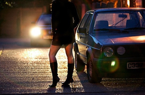 Trong thời kỳ khủng hoảng kinh tế, gái mại dâm Hy Lạp sẵn sàng "giảm giá sâu" để hút khách.