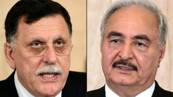 Thủ tướng Libya Fayez al-Serraj (bìa trái) và Tướng Khalifa Haftar
