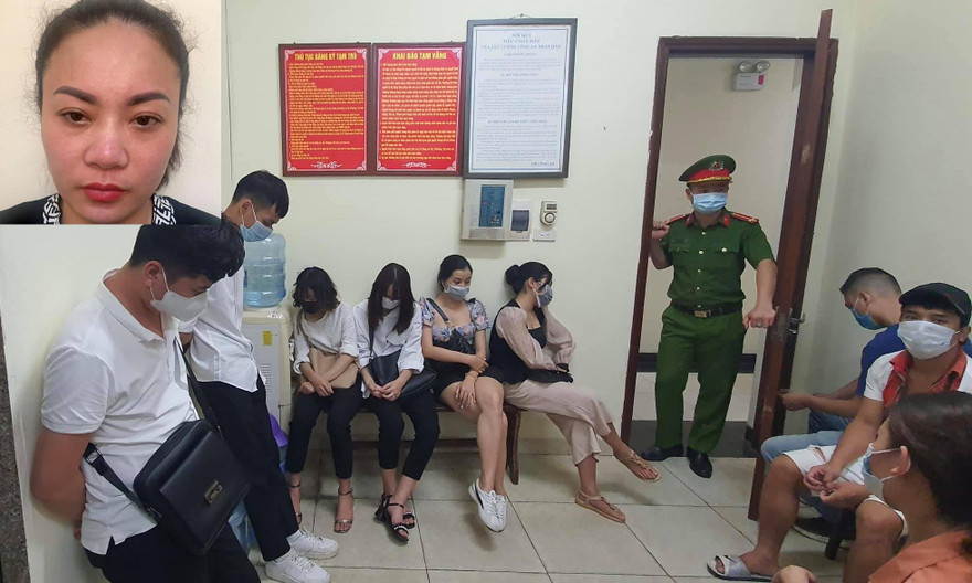 Chủ quán karaoke Linh Dương (ảnh nhỏ) và nhóm thanh niên hát trong quán tại cơ quan công an. Ảnh: Công an TP Hà Nội