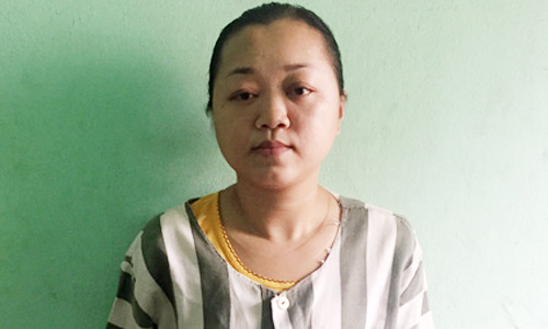 Phương Anh tại cơ quan điều tra, Ảnh: Quốc Thắng