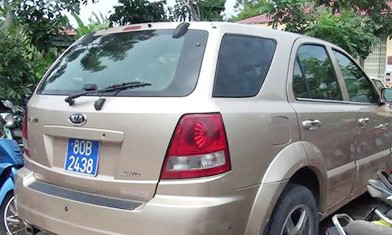 Chiếc xe sử dụng biển số giả đang bị công an TP.Phan Thiết tạm giữ - Ảnh: Lê Huân