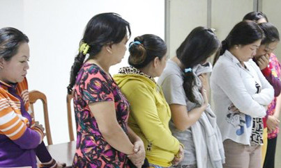 Tham gia sát phạt đều là các "quý bà" - Ảnh: Thiên Long