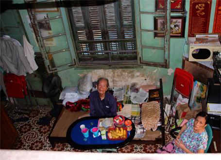 Cận cảnh cuộc sống thấp thỏm trong những biệt thự Pháp cổ