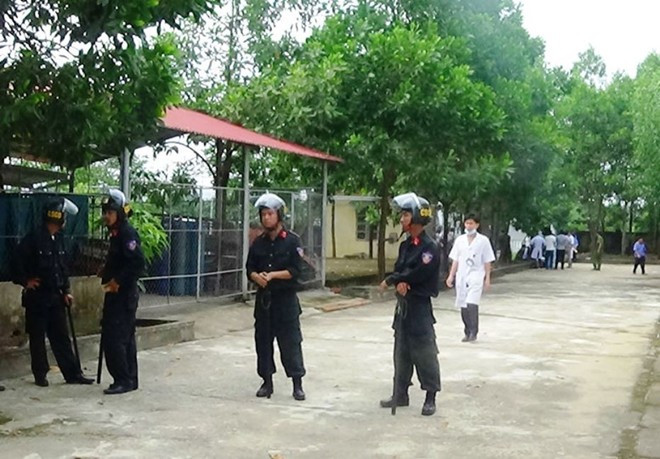 Cảnh sát phong tỏa hiện trường vụ việc. Ảnh: Nguyễn Đức