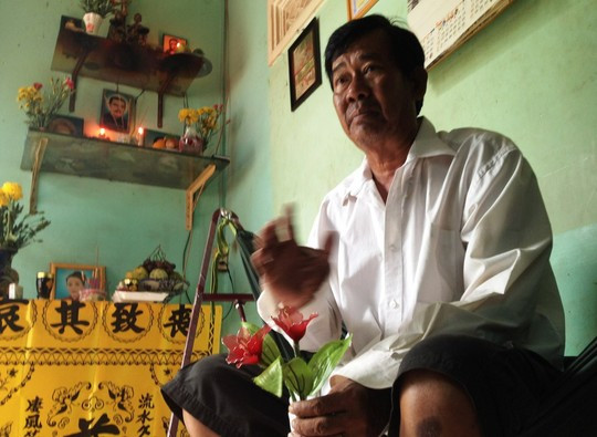 Ông Lâm Văn Lê, anh ruột của nghi can gây án, cũng là chồng của nạn nhân