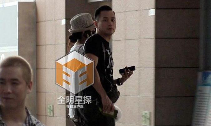 An Dĩ Hiên ở chung khách sạn với doanh nhân trẻ. Ảnh: Phong Hành.