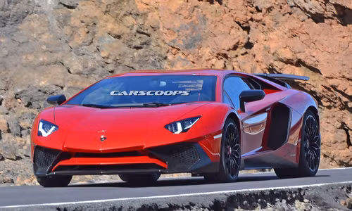 Lamborghini Aventador xuất hiện đầy đủ.