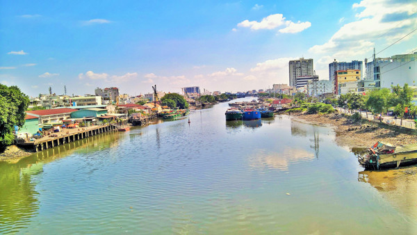 Sài Gòn lạ mắt ngày mồng Hai Tết Kỷ Hợi