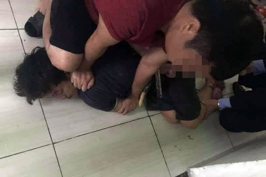 Đối tượng Giang bị khống chế ngay sau khi gây án.