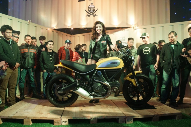 Ducati Scrambler bùng cháy tại Hà Nội