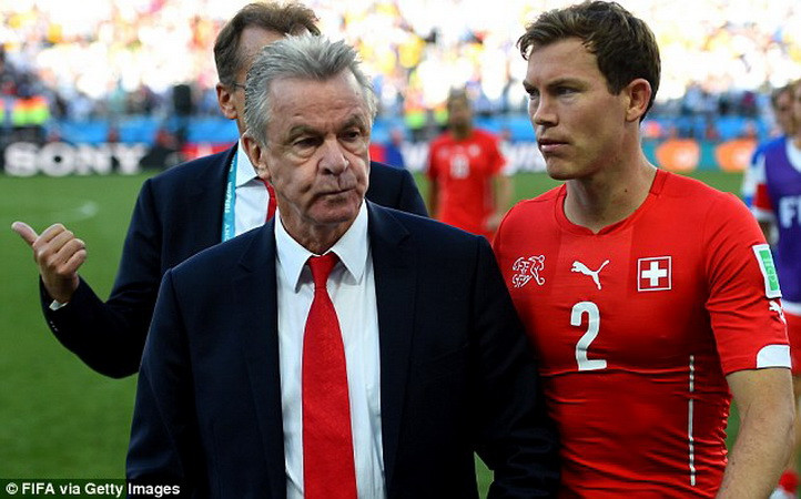 HLV Thụy Sĩ tuyên bố nghỉ hưu sau thất bại