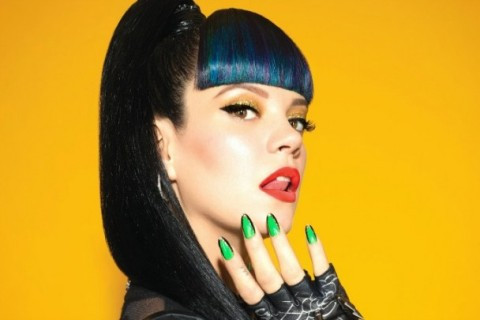 Nữ ca sĩ xứ sở sương mù Lily Allen.