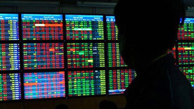 Vn-Index lao dốc theo cơn bão giá dầu