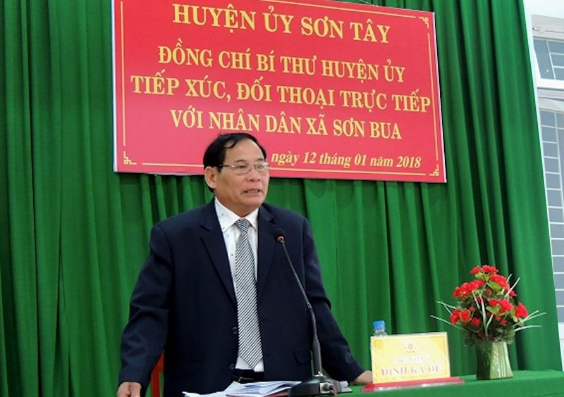 Ông Đinh Kà Để (nguyên Bí thư Huyện uỷ Sơn Tây) bị khiển trách.