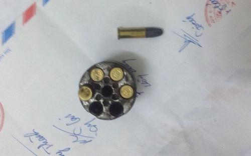 Những viên đạn cảnh sát thu được tại nhà của Hảo. Ảnh: Hải Bình