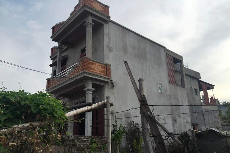 Ngôi nhà ở tổ 3, thị trấn Xuân Trường, huyện Xuân Trường nơi Công an bắt các đối tượng đánh bạc