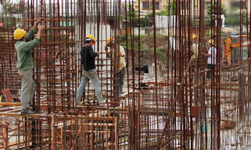 Nhiều doanh nghiệp than phải mất chi phí không chính thức để yên ổn làm ăn. Ảnh minh họa: Vũ Lê.