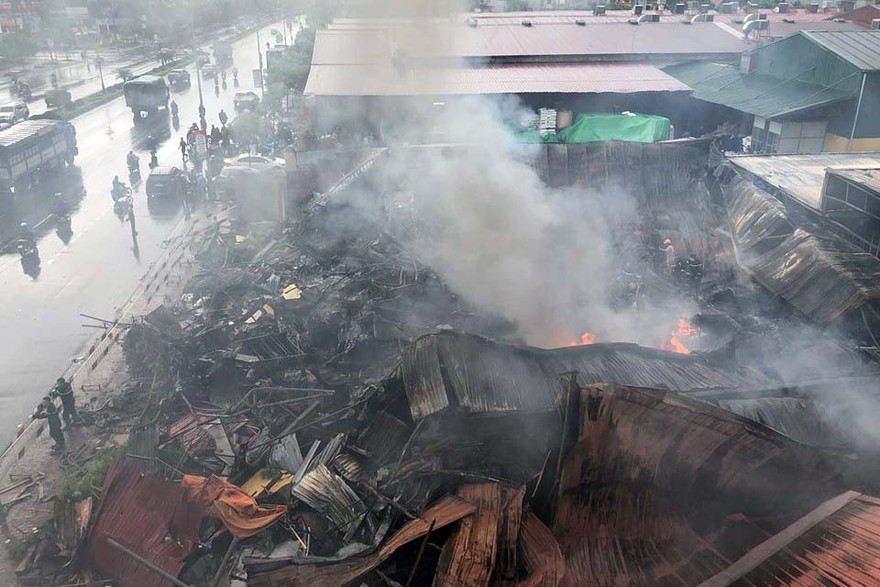 Chợ Gạo tan hoang sau vụ cháy.