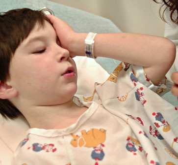 Những chấn thương về mắt thường gặp khi đi du lịch