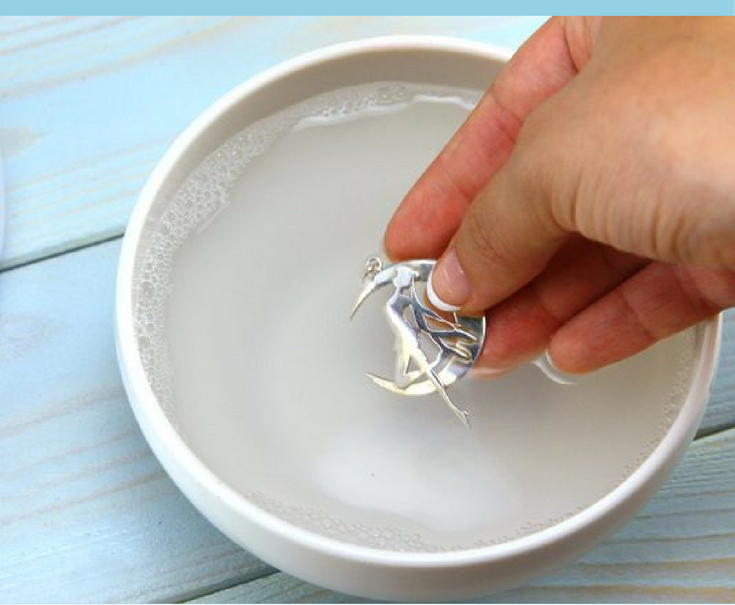 Làm sáng bóng đồ bạc như mới bằng cách đơn giản