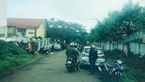 Nhiều người đang theo dõi vụ việc tại nhà ông Ph.V.Th.