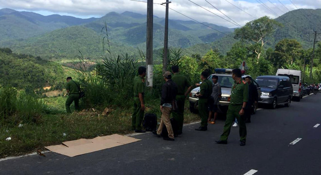 Cảnh sát khám nghiệm hiện trường tìm thấy thi thể nạn nhân