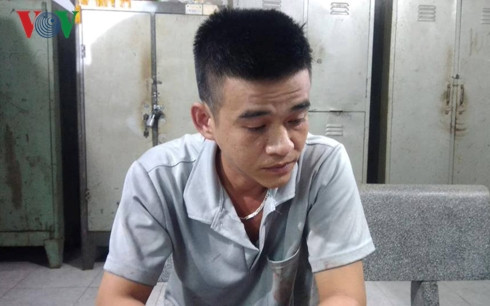 Hùng tại cơ quan công an