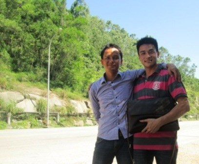 Anh Ý bên trái đã đem trả lại 200 triệu cho một vị khách Trung Quốc- Ảnh Minh Đức.