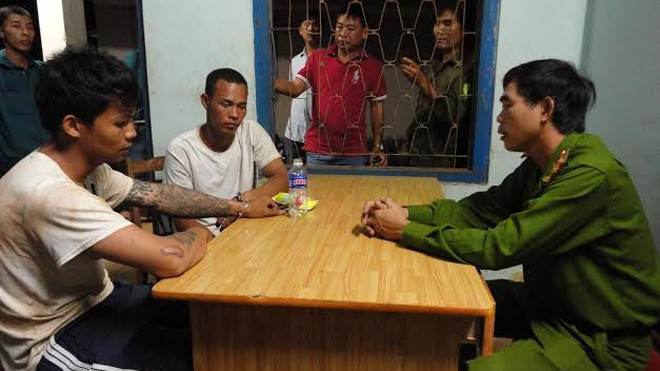 Các đối tượng bỏ trốn bị bắt giữ tại cơ quan cảnh sát điều tra