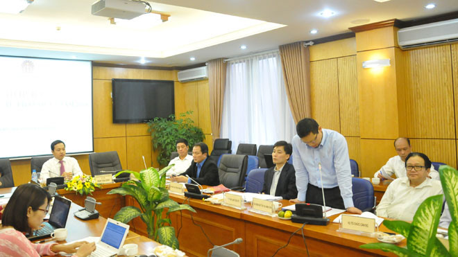 Các đại biểu trả lời báo chí xung quanh hoạt động của Bộ Tư Pháp quý I/2014. Ảnh: Tuấn Nguyễn