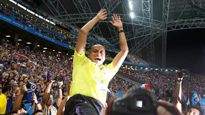 HLV Promrut vô địch SEA Games cả trên cương vị cầu thủ lẫn HLV. Ảnh: Twitter.