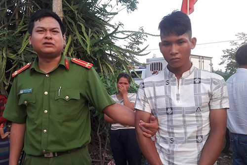 Hùng bị công an bắt giữ