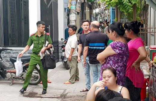 Công an khám nghiệm xong hiện trường