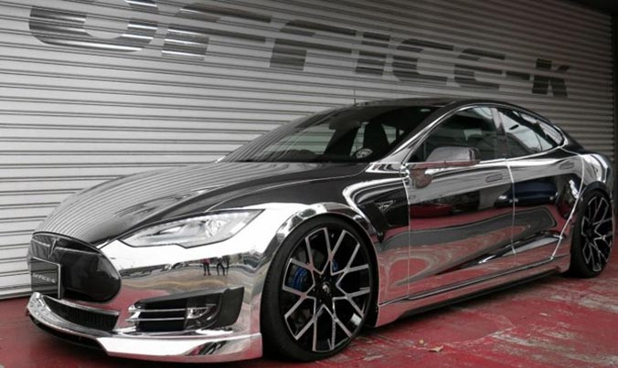 Mới đây, hãng độ nổi tiếng có tên Office-K tiếp tục cho ra mắt chiếc siêu xe điện Tesla Model S độ dàn áo mạ crôm bạc sáng loáng. Ngay khi xuất hiện, chiếc xe độ này đã nhanh chóng thu hút sự quan tâm của nhiều dân chơi xe trên toàn thế giới.