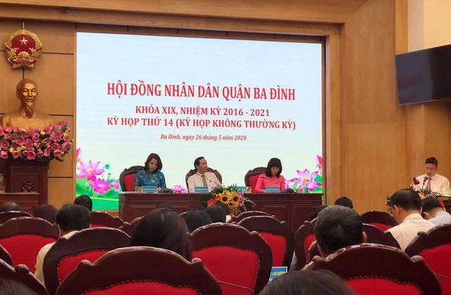 HĐND quận Ba Đình họp bất thường. Ảnh: HNM