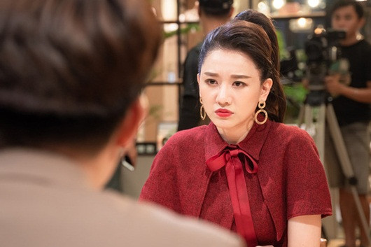 Showbiz 12/8: Lý do Hari Won từng chưa muốn kết hôn với Trấn Thành