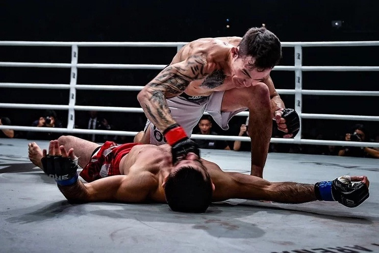 Thanh Le (trên) được đánh giá cao, dù mới tham dự ONE Championship. Ảnh: Onefc.