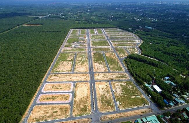 Tình trạng "sốt đất” xảy ra ở khắp các nơi thời gian qua một phần là do mở rộng quy định về phân lô bán nền.